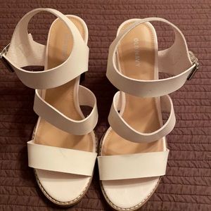 Old Navy white leather heels